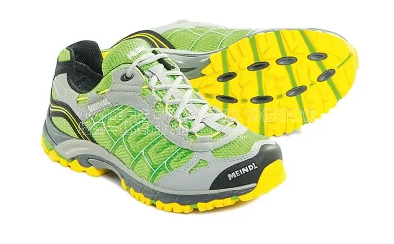 米兰app·体育登录入口百度技术学院2024年复古国风鞋子集锦：为你的衣橱
增添一丝传统风情