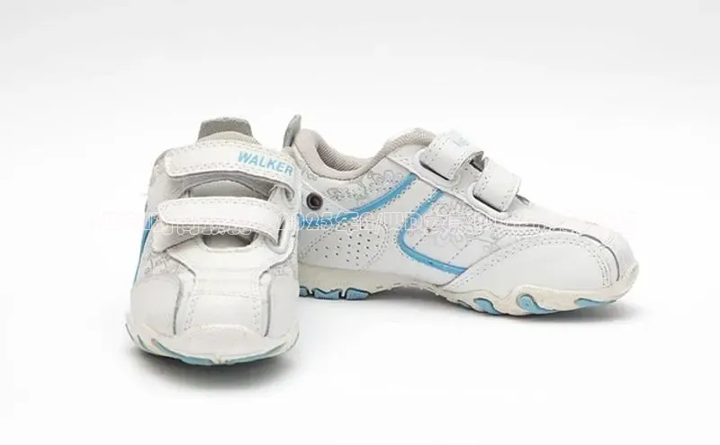 QWEN时尚预测：2025年A/WD女款AJ1运动鞋趋势